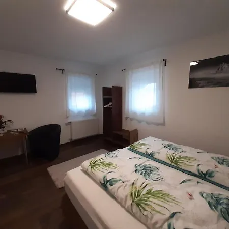 Gasthof Cafe Rafaela 3*