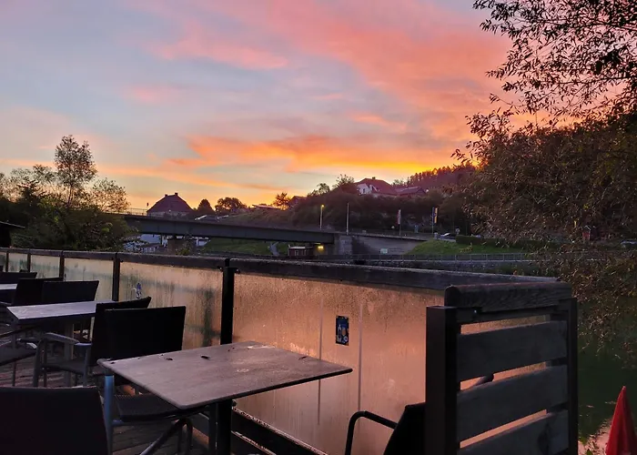 Πανσιόν Cafe Rafaela 3*