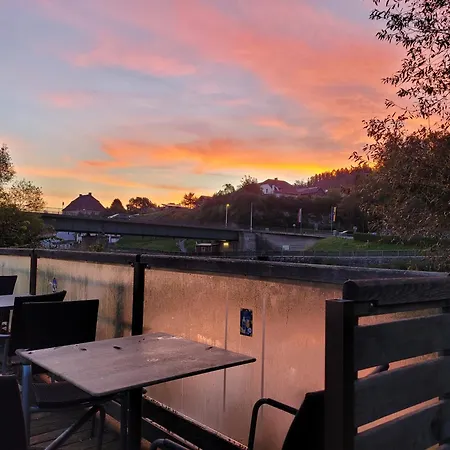 بيت ضيافة Cafe Rafaela 3*