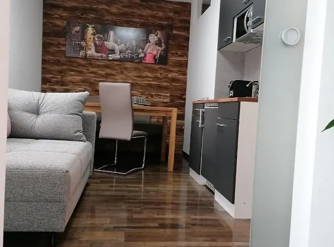 بيت ضيافة Cafe Rafaela