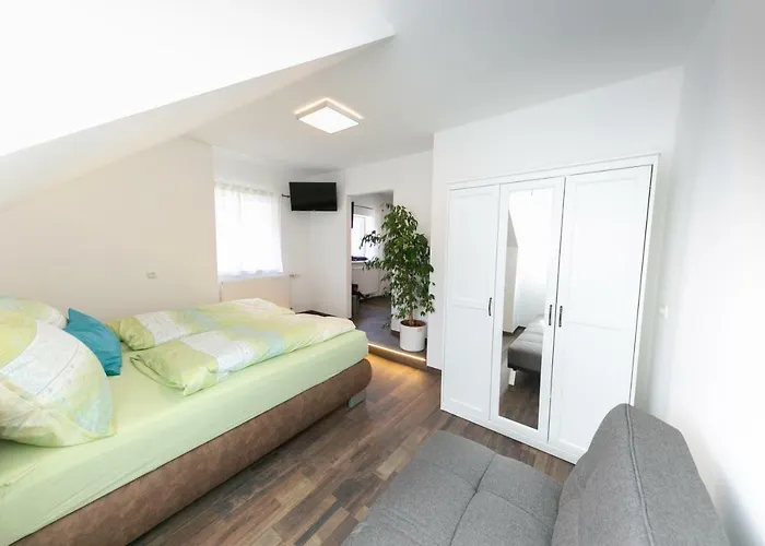 بيت ضيافة Cafe Rafaela 3*